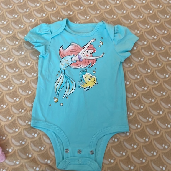 Set of 3 Disney Princess Onesies - Picture 2 of 4